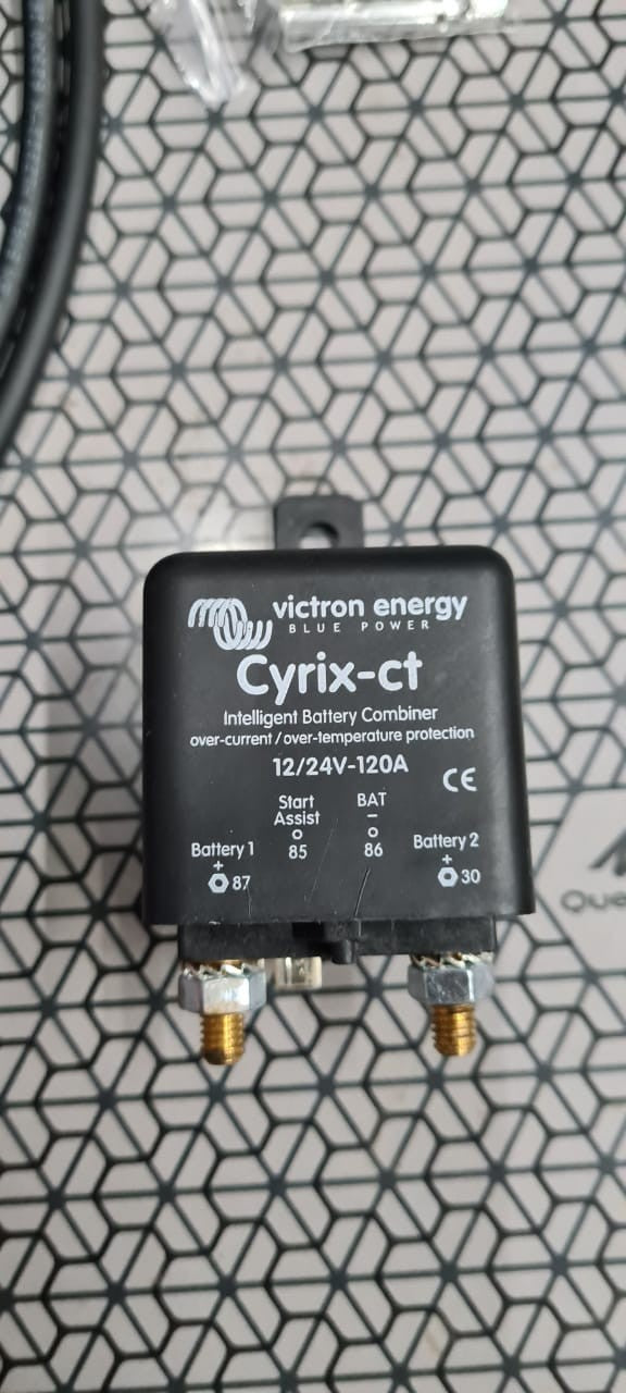 Combinador inteligente de baterías Cyrix